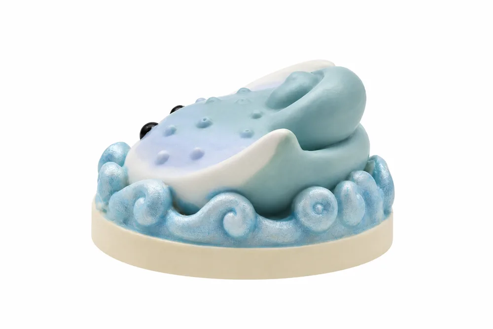 RIPPLED WING Art Toy