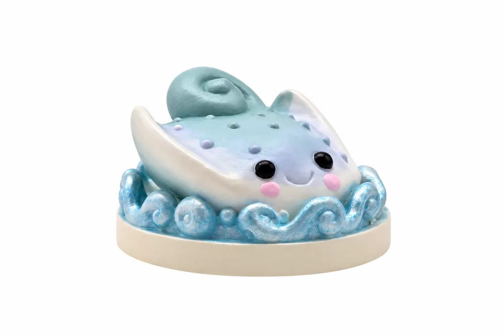 RIPPLED WING Art Toy